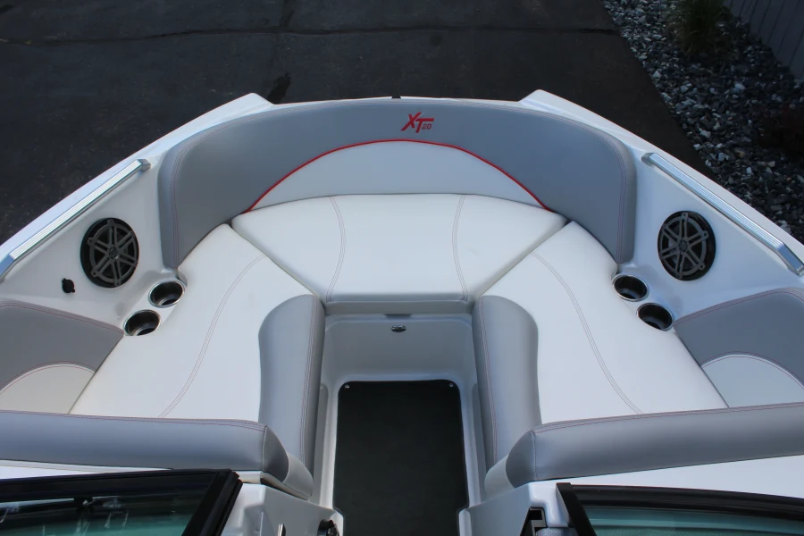 2017-mastercraft-xt20-139465-image29