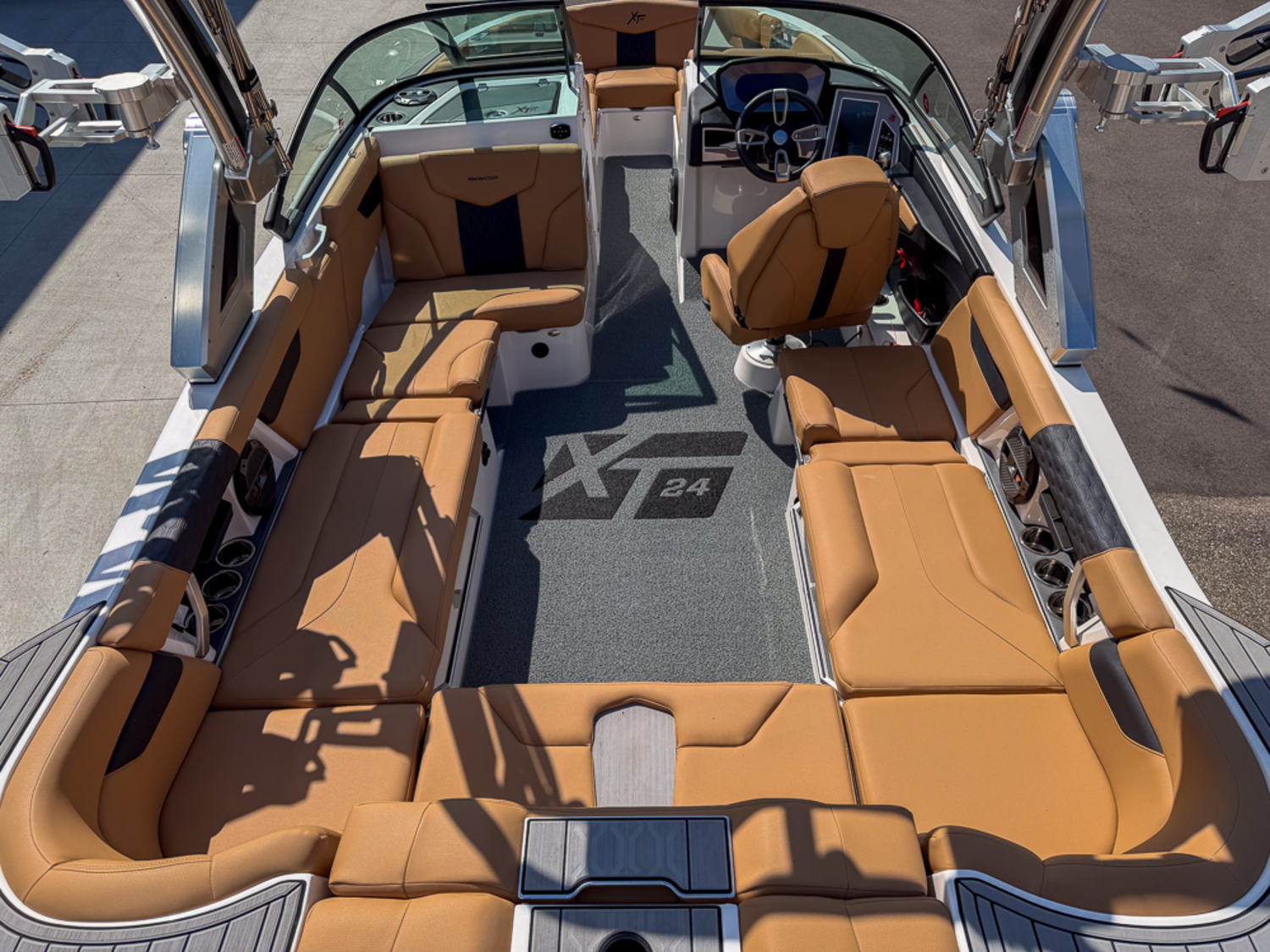 2022 MasterCraft XT24