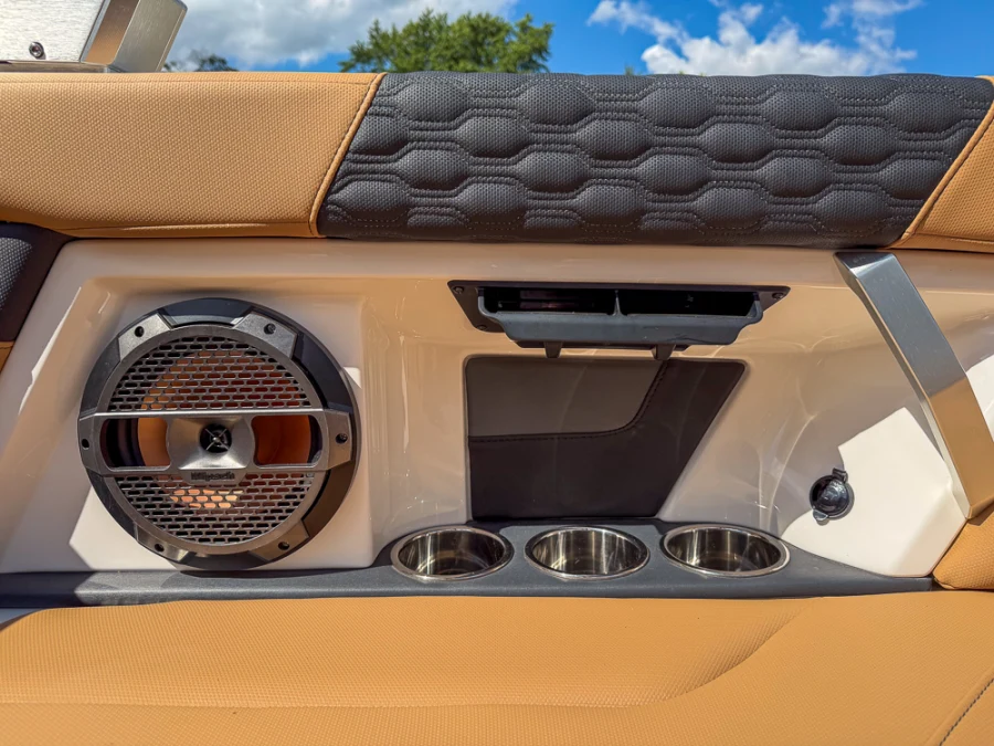 2022-mastercraft-xt24-139466-image21