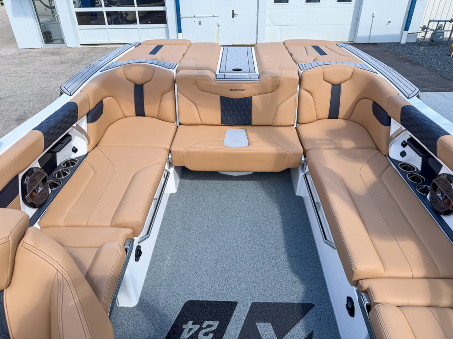 2022 MasterCraft XT24