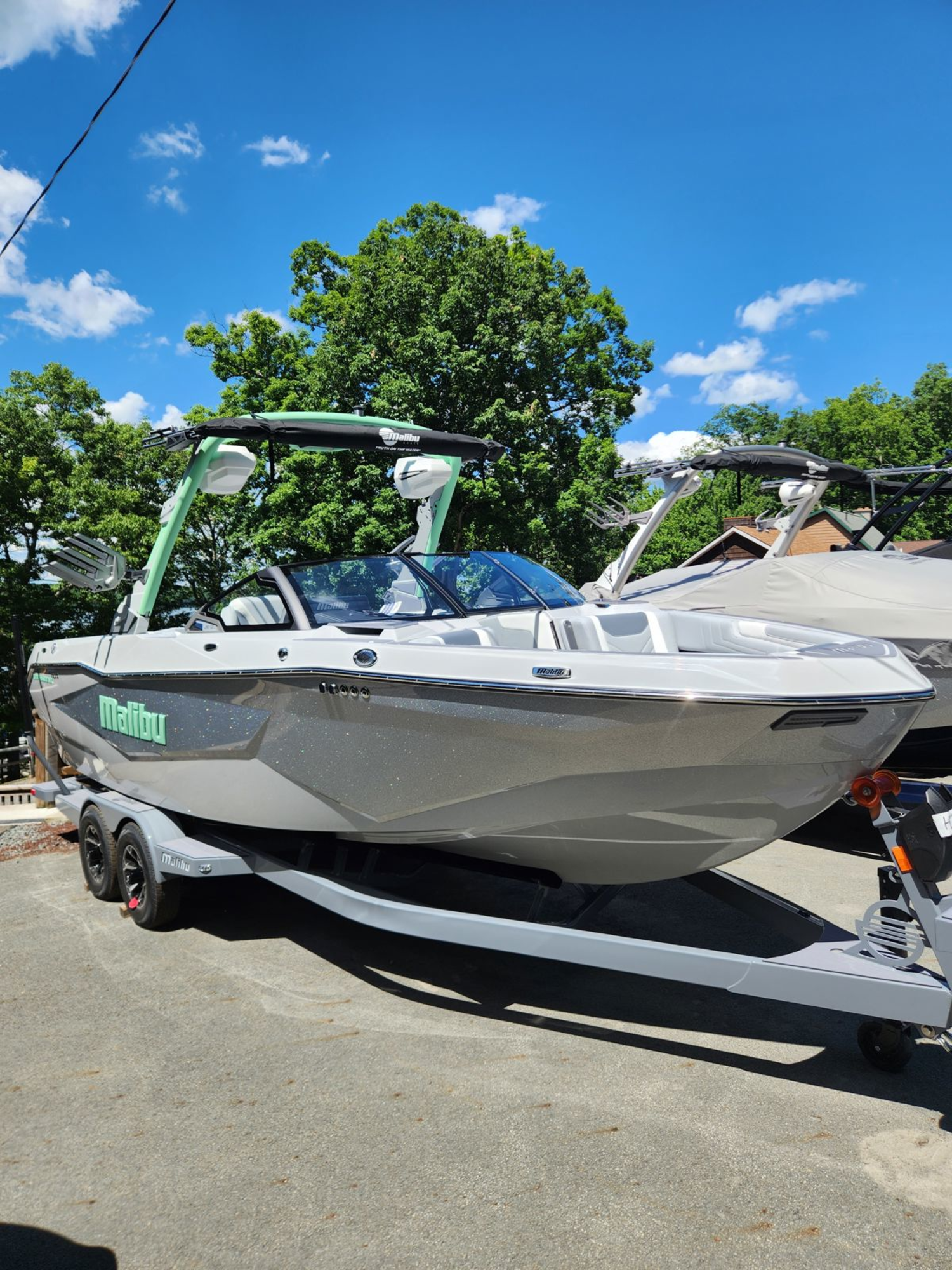 2026 Malibu 25 LSV