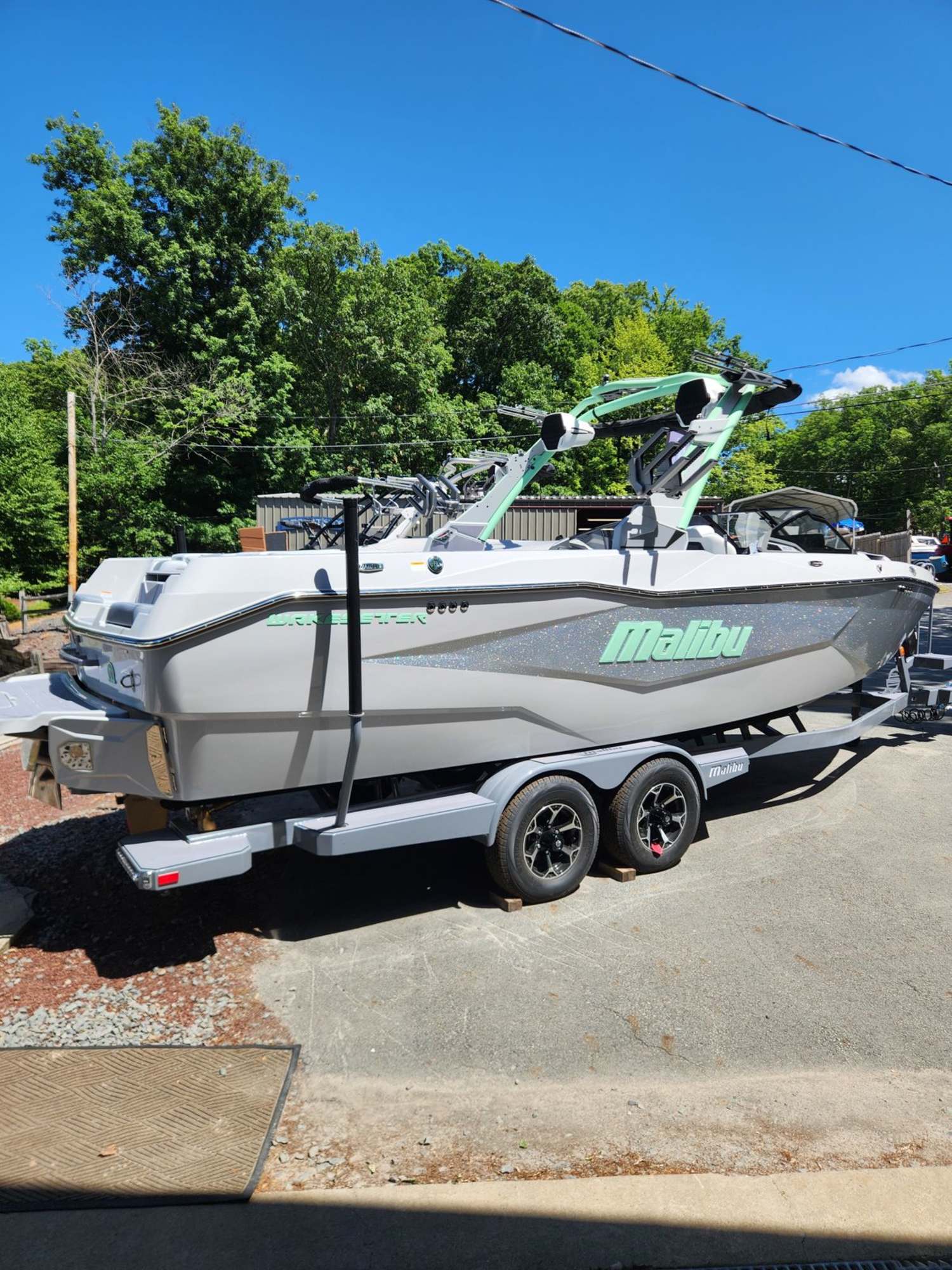 2026 Malibu 25 LSV