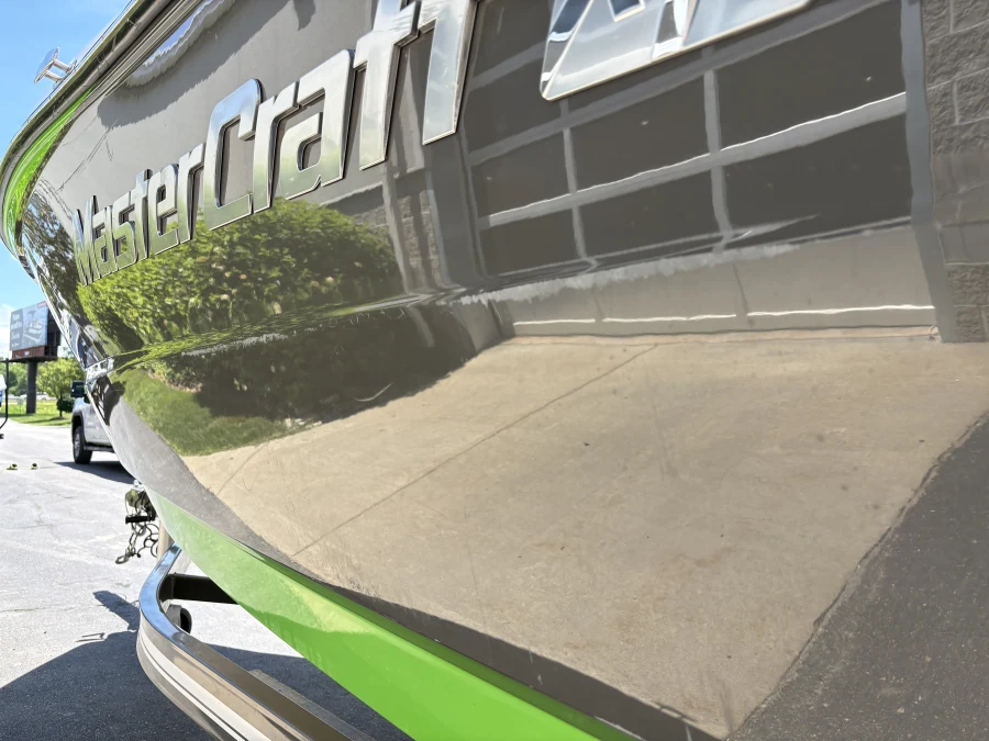 2017-mastercraft-xt23-139469-image11