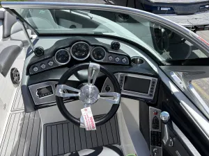 2017-mastercraft-xt23-139469-image18