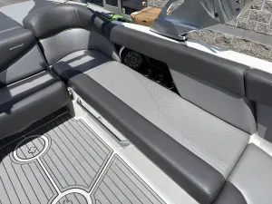 2017-mastercraft-xt23-139469-image20