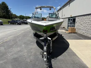 2017-mastercraft-xt23-139469-image5