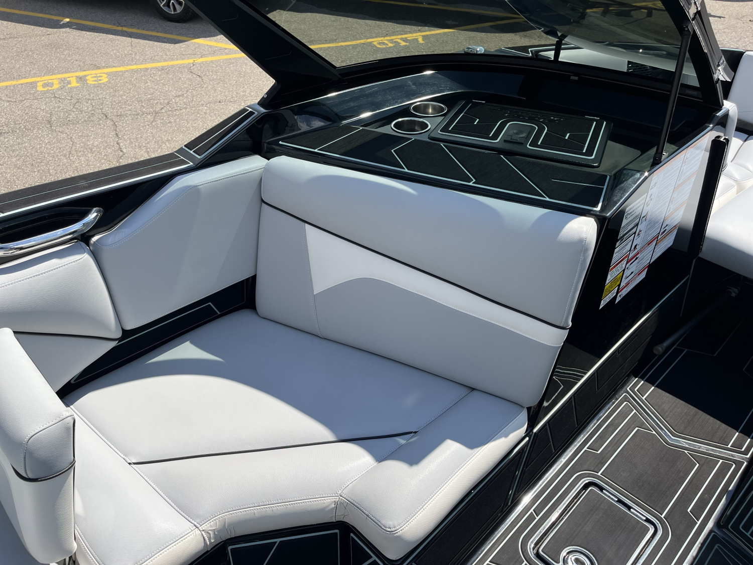 2021 Supreme ZS212