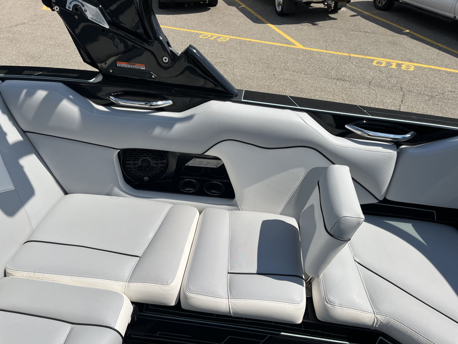 2021 Supreme ZS212