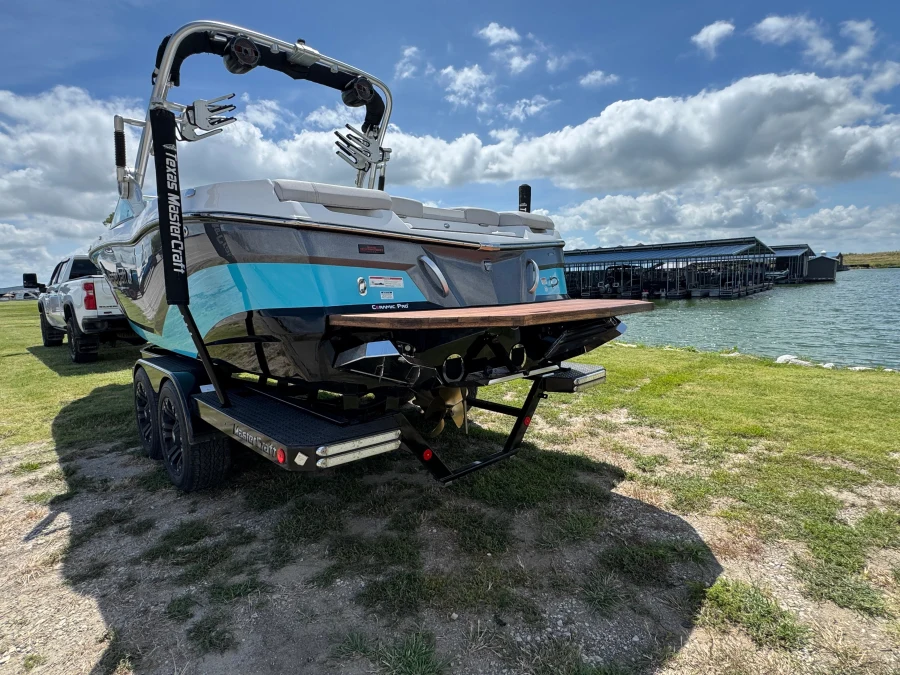 2019-mastercraft-xt22-139472-image10