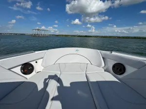 2019-mastercraft-xt22-139472-image12