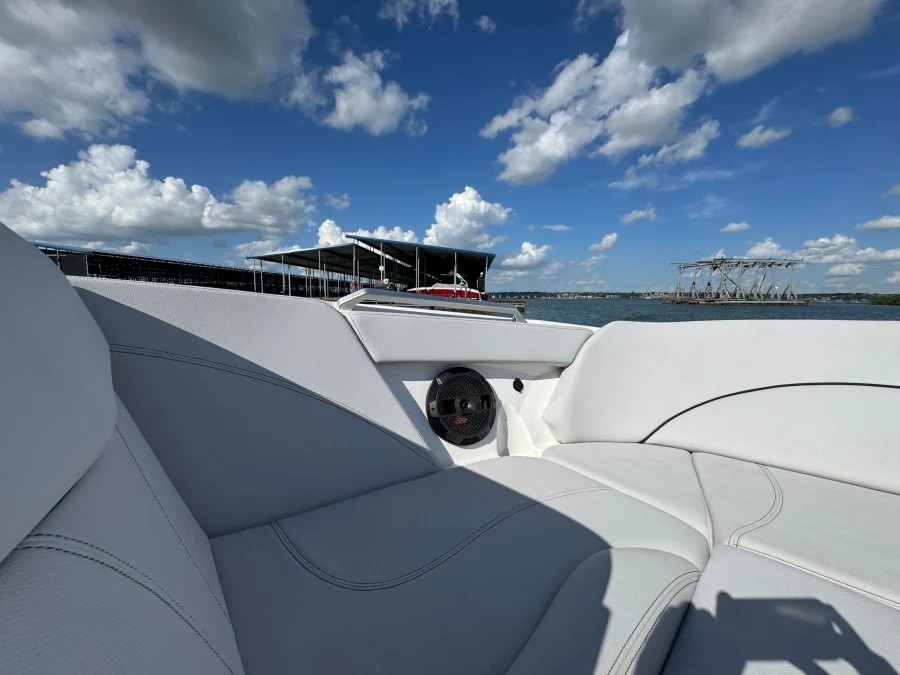 2019-mastercraft-xt22-139472-image13