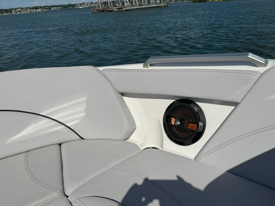 2019-mastercraft-xt22-139472-image14