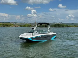 2019-mastercraft-xt22-139472-image2