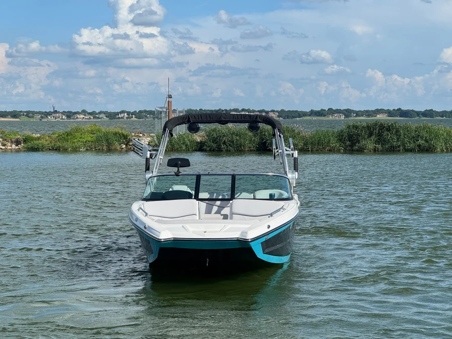 2019-mastercraft-xt22-139472-image3