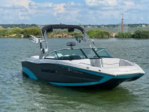 2019-mastercraft-xt22-139472-image4