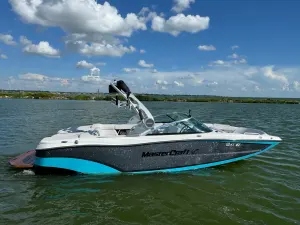 2019-mastercraft-xt22-139472-image5