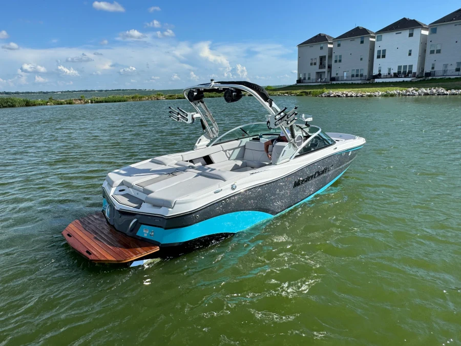 2019-mastercraft-xt22-139472-image6