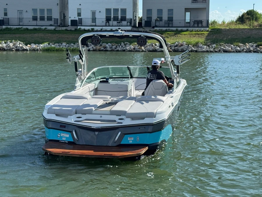 2019-mastercraft-xt22-139472-image7