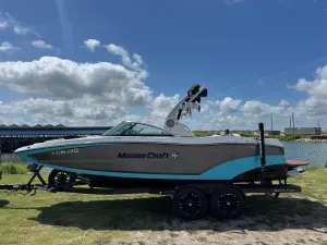 2019-mastercraft-xt22-139472-image9
