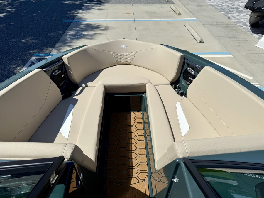 2027-mastercraft-nxt23-139475-image4