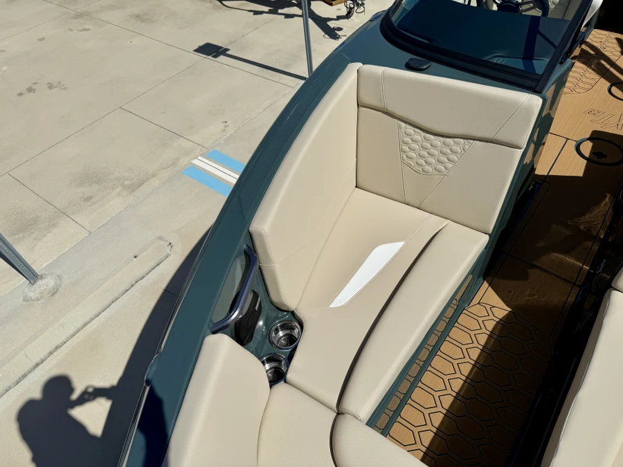 2027-mastercraft-nxt23-139475-image6