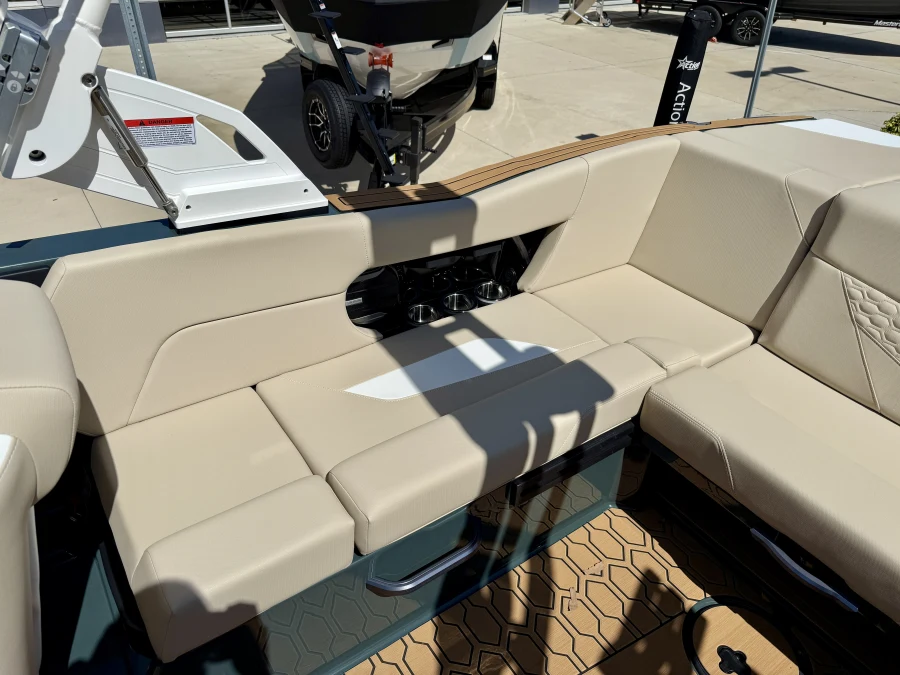 2027-mastercraft-nxt23-139475-image9