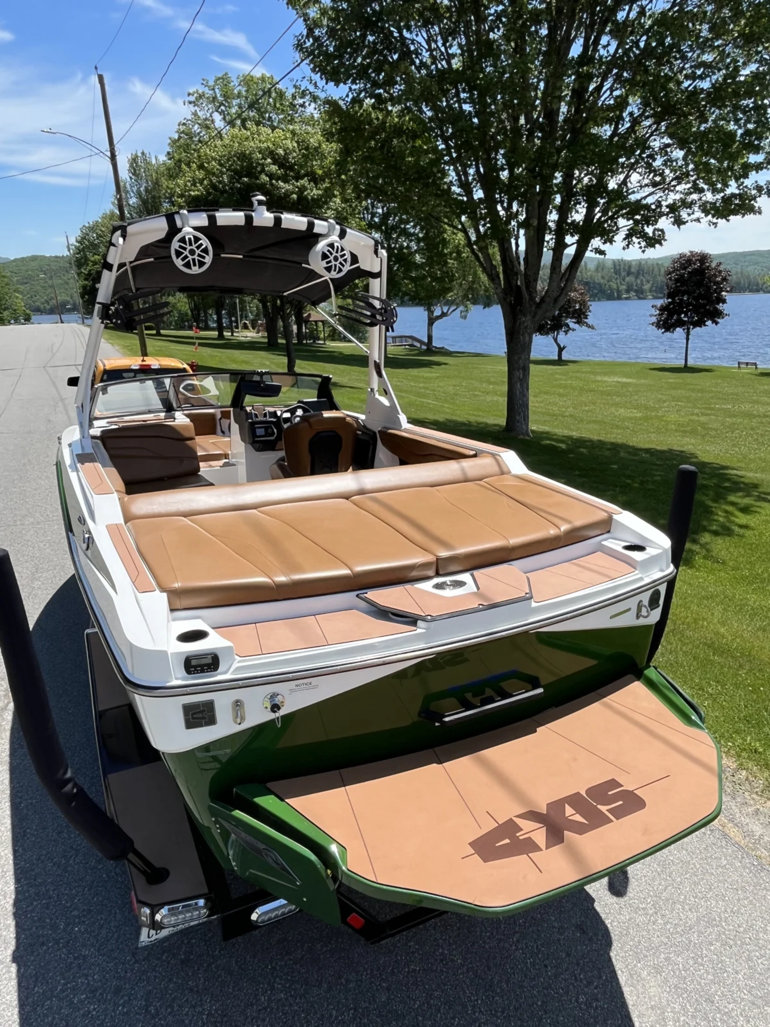 2022 Axis Wake Research T220