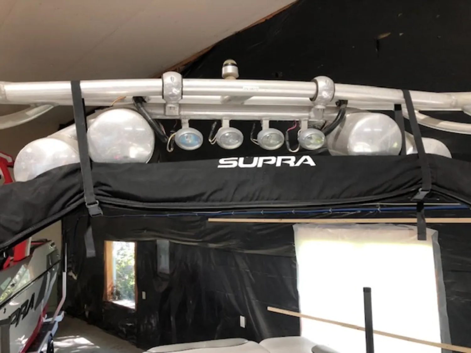 2005 SUPRA LUNCH 21V
