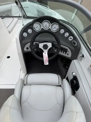 2007-moomba-outback-v-139521-image3.webp