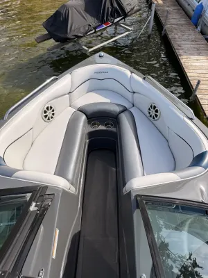 2012-moomba-outback-v-139528-image4.webp
