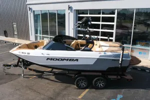 2023-moomba-mondo-139541-image2.webp