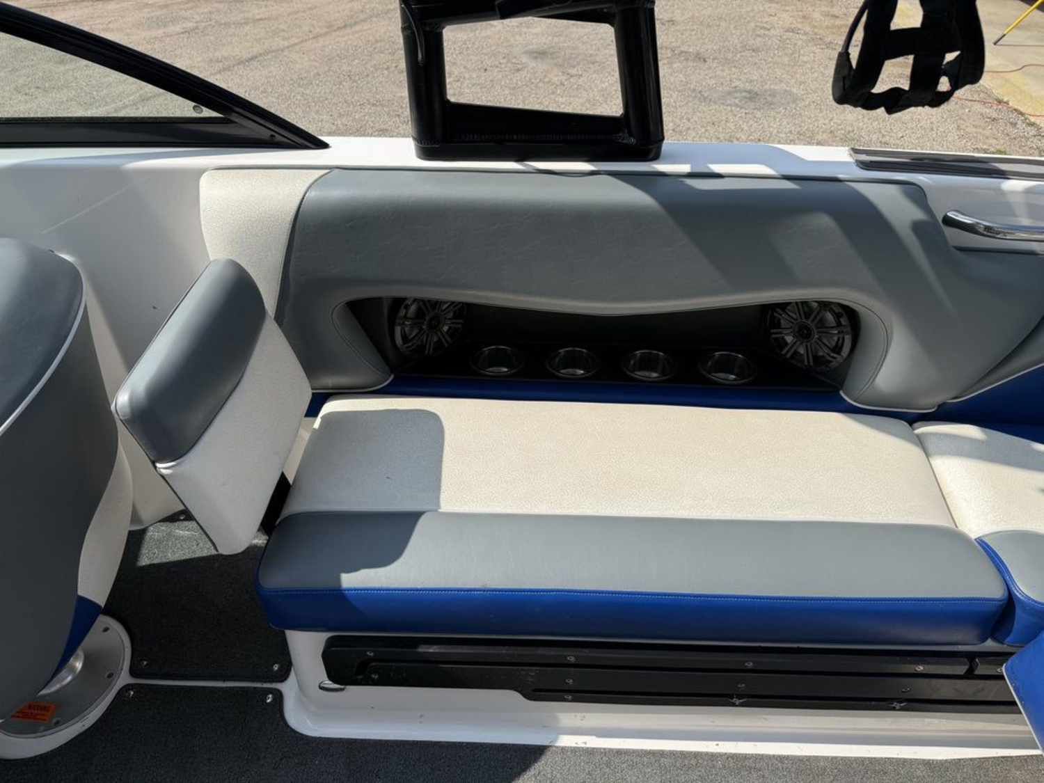 2016 MOOMBA Mojo