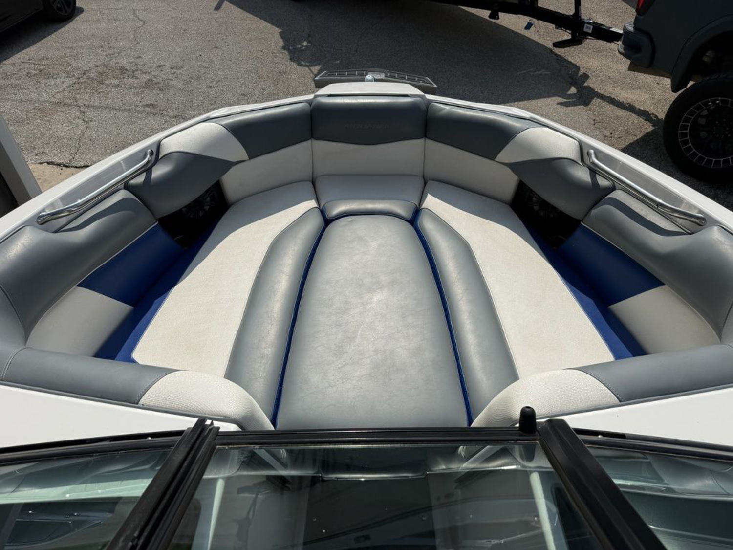 2016 MOOMBA Mojo