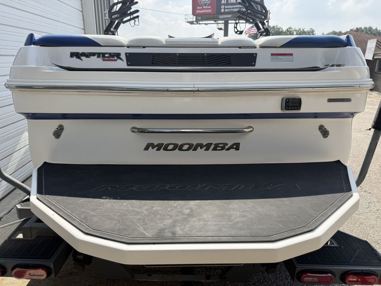 2016 MOOMBA Mojo