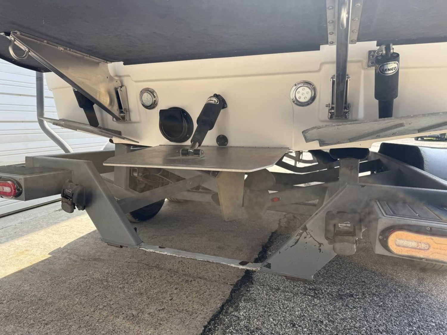 2016 MOOMBA Mojo