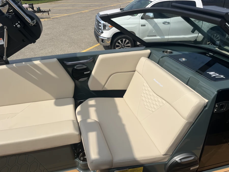 2027-mastercraft-nxt22-139587-image11