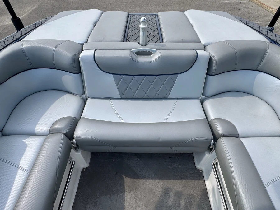 2014-mastercraft-x30-140118-image20