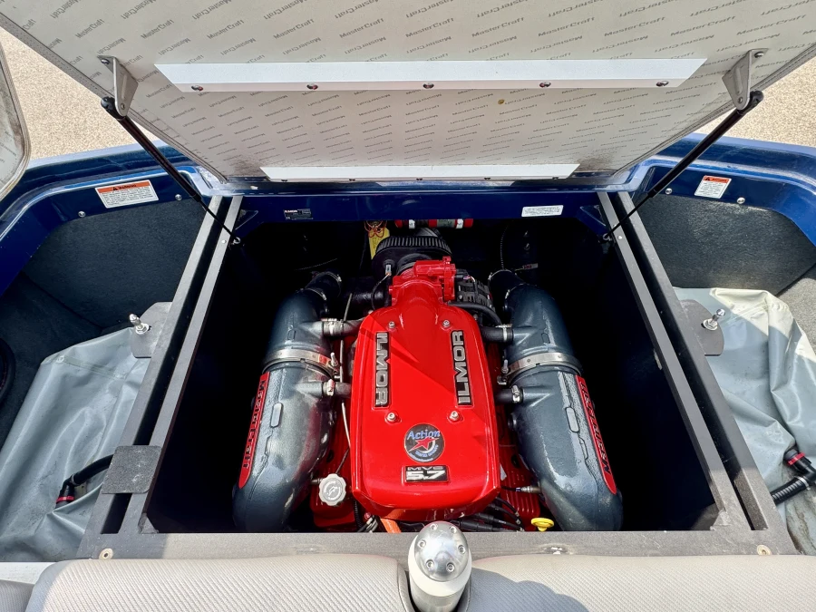 2014-mastercraft-x30-140118-image24