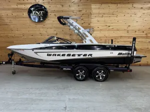 2014-malibu-wakesetter-vlx-139622-image1.webp