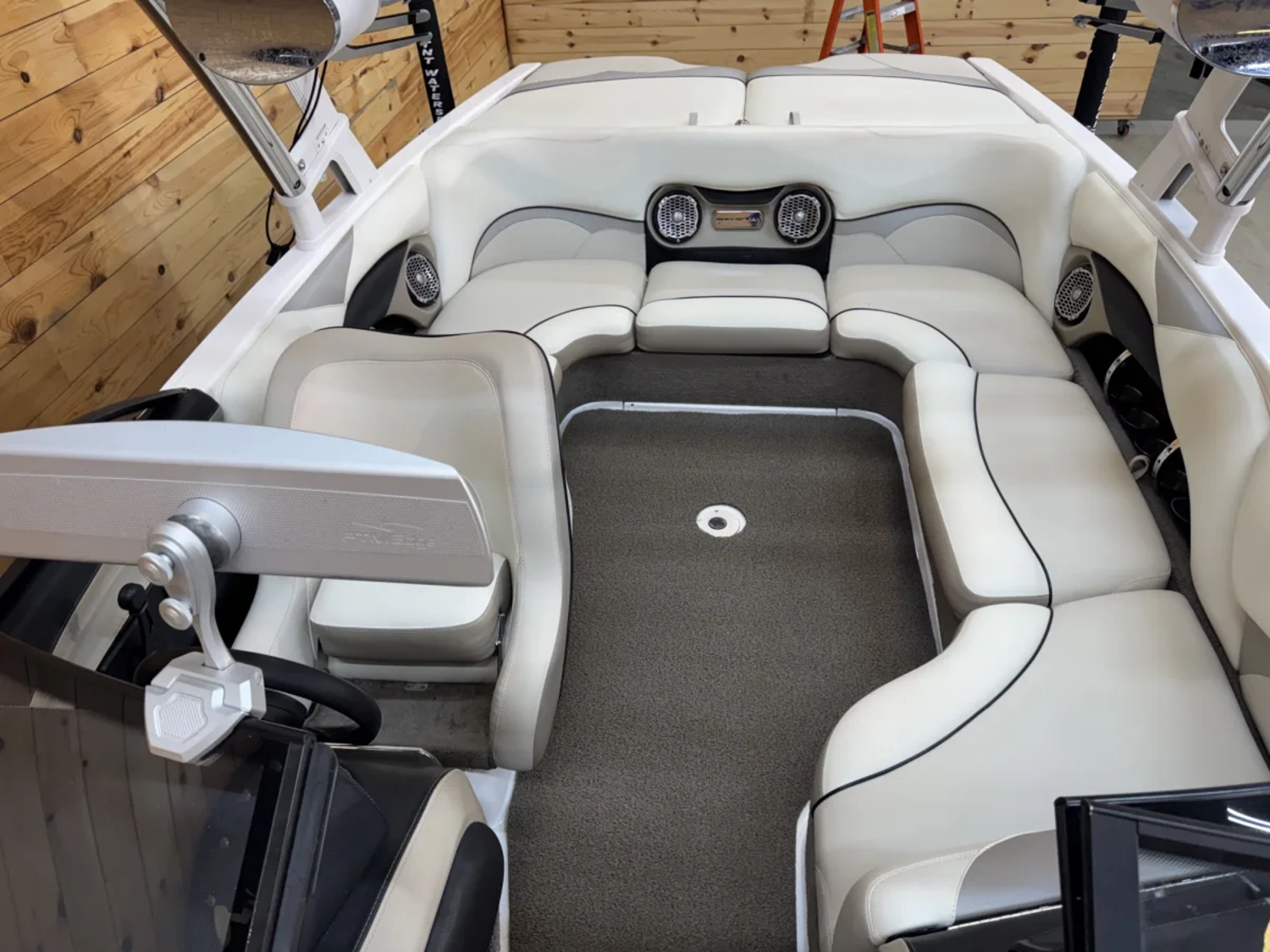 2014 Malibu Wakesetter VLX