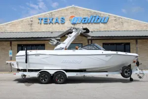 2026-malibu-wakesetter-23-lsv-139623-image0.webp