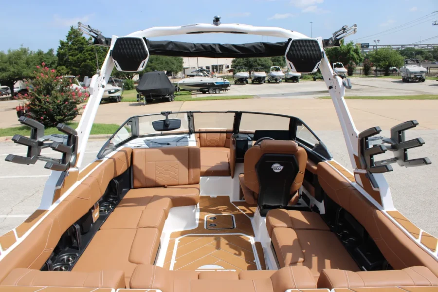 2026-malibu-wakesetter-23-lsv-139623-image11.webp