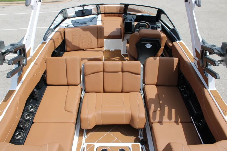 2026-malibu-wakesetter-23-lsv-139623-image13.webp