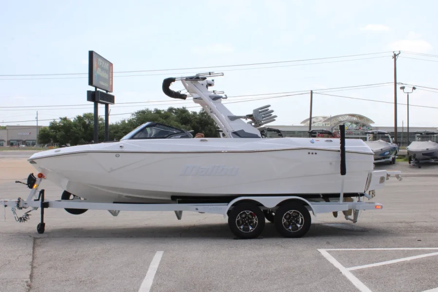 2026-malibu-wakesetter-23-lsv-139623-image4.webp