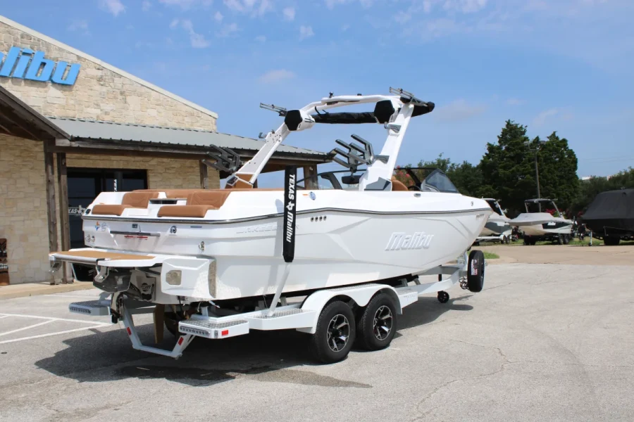 2026-malibu-wakesetter-23-lsv-139623-image6.webp