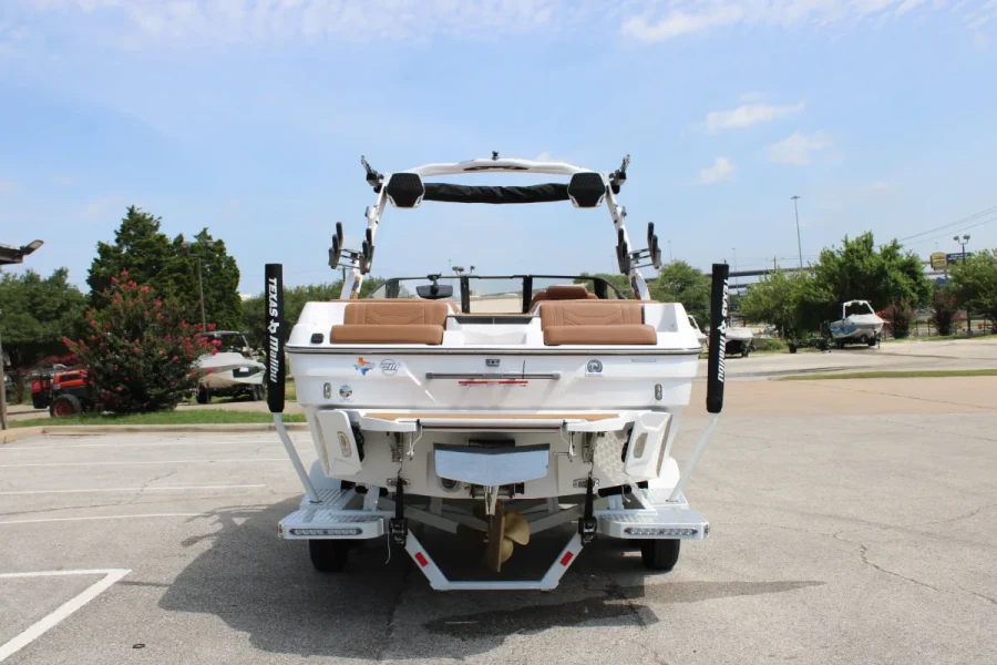 2026-malibu-wakesetter-23-lsv-139623-image7.webp