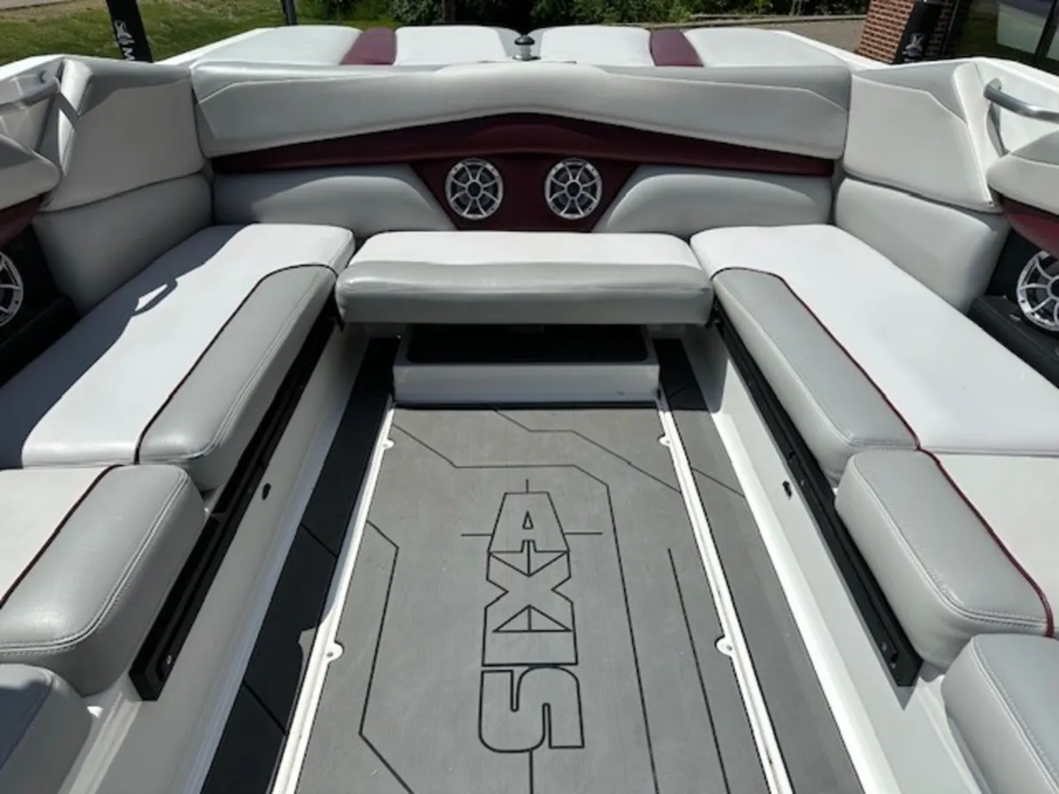2018 Axis A24