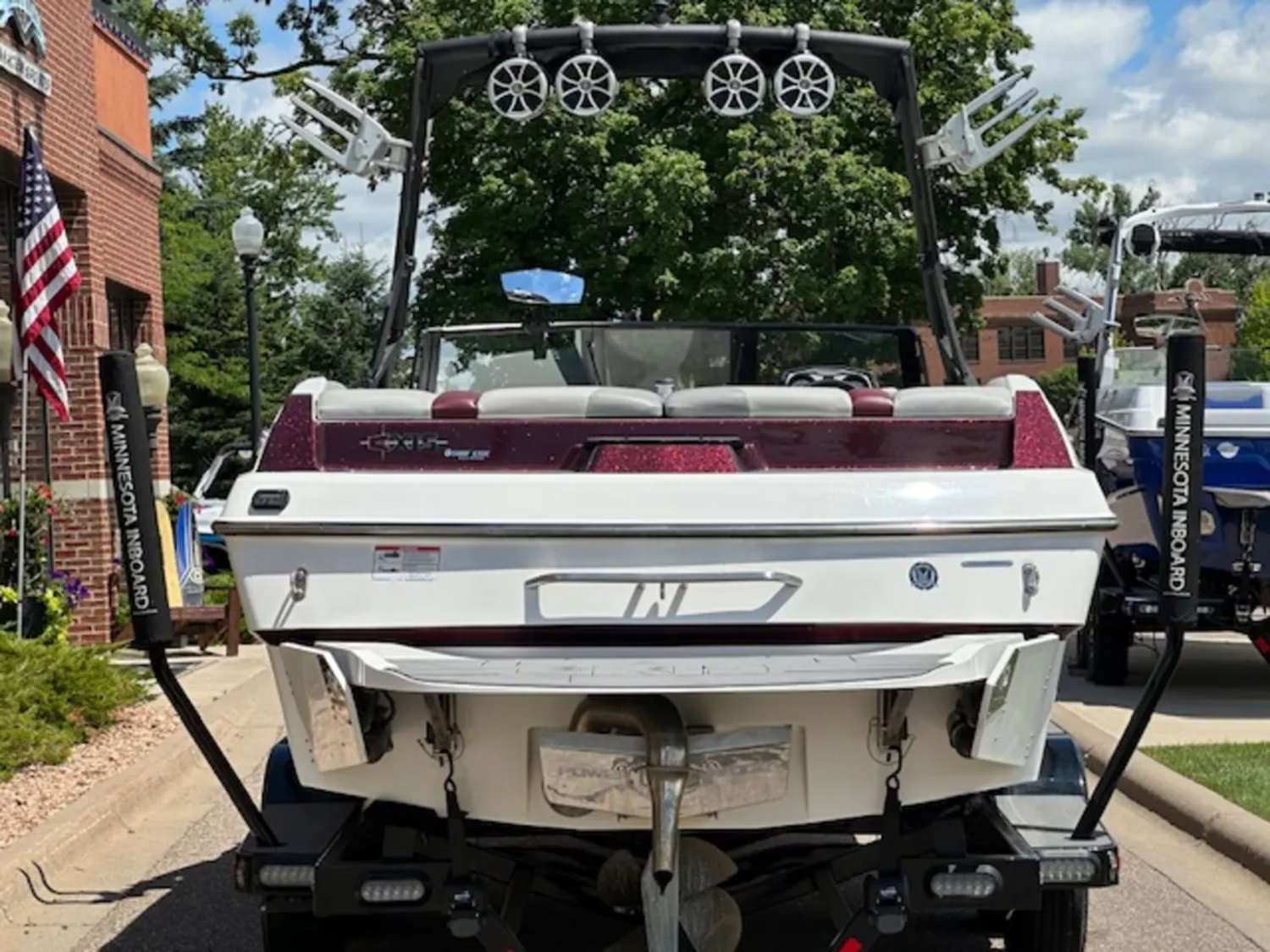 2018 Axis A24