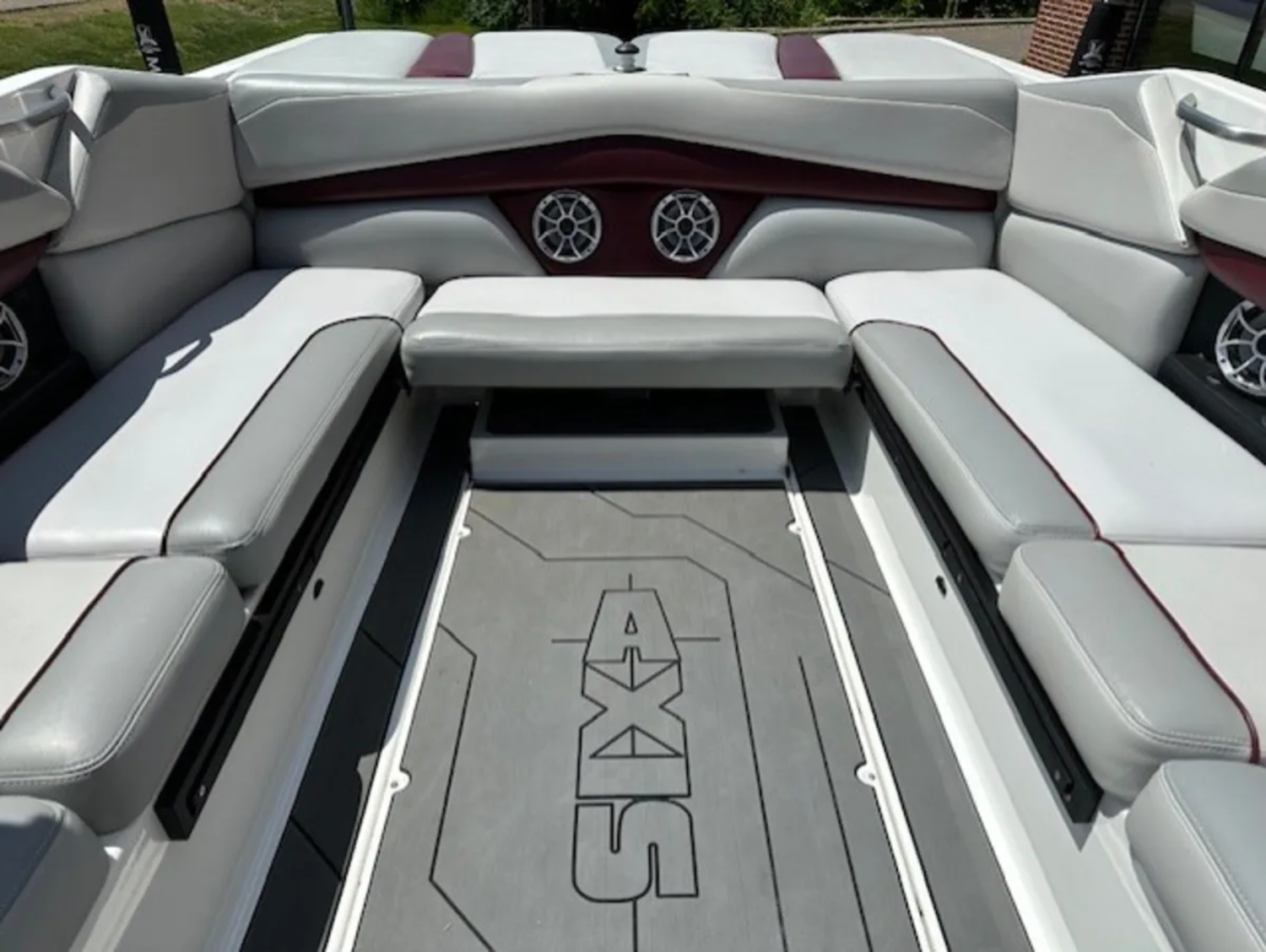 2018 Axis A24