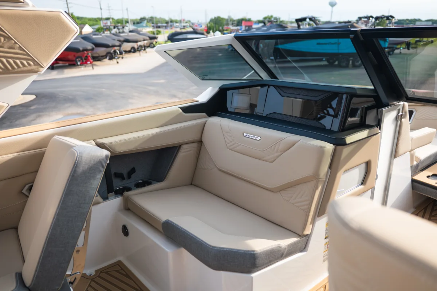 2026 MASTERCRAFT XSTAR-23 CUSTOM WHITE STARLIGHT METAL FLAKE 